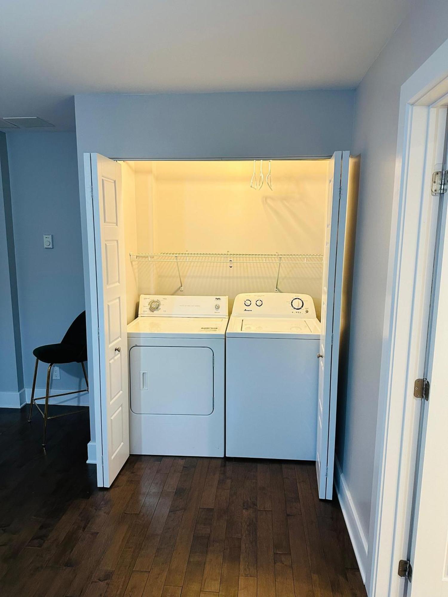 Urban Retreat - 2 Bedroom, 3 Beds, 6 Guests, Free Parking Longueuil Exteriér fotografie